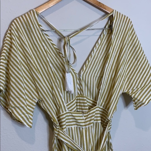 Elan | Plunging Midi Dress S - Picture 7 of 9